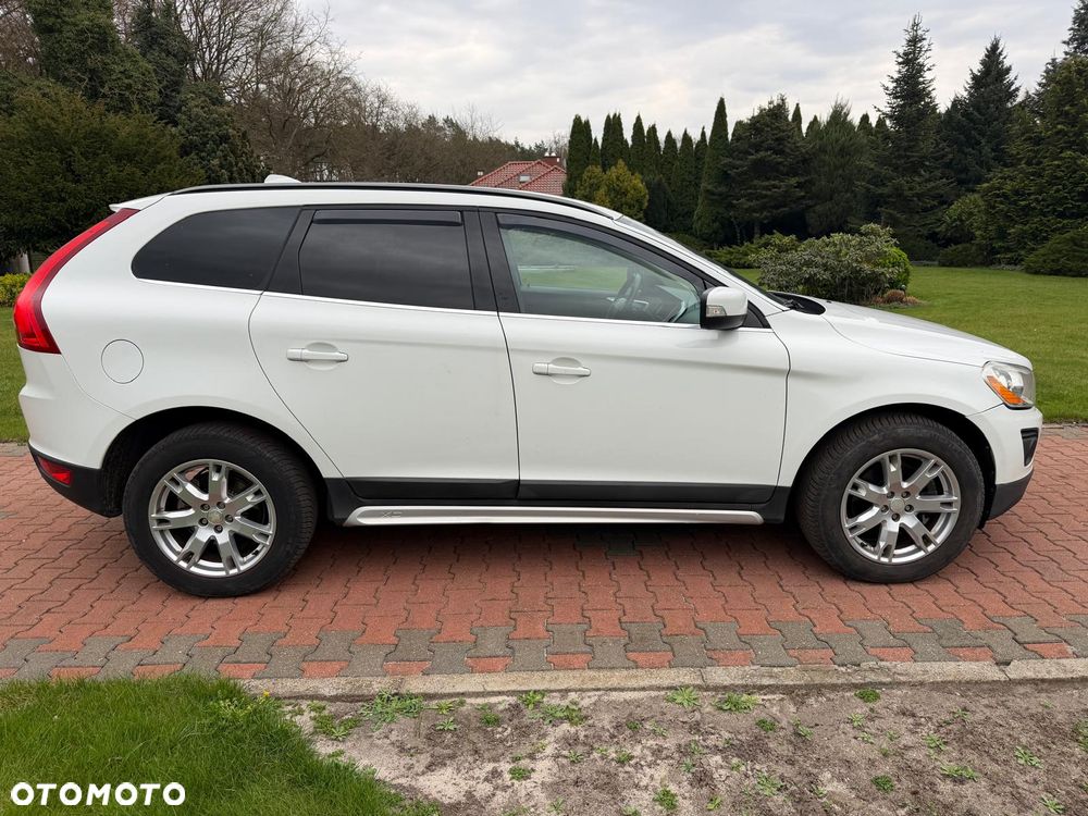Volvo XC 60 D5 AWD Momentum - 18