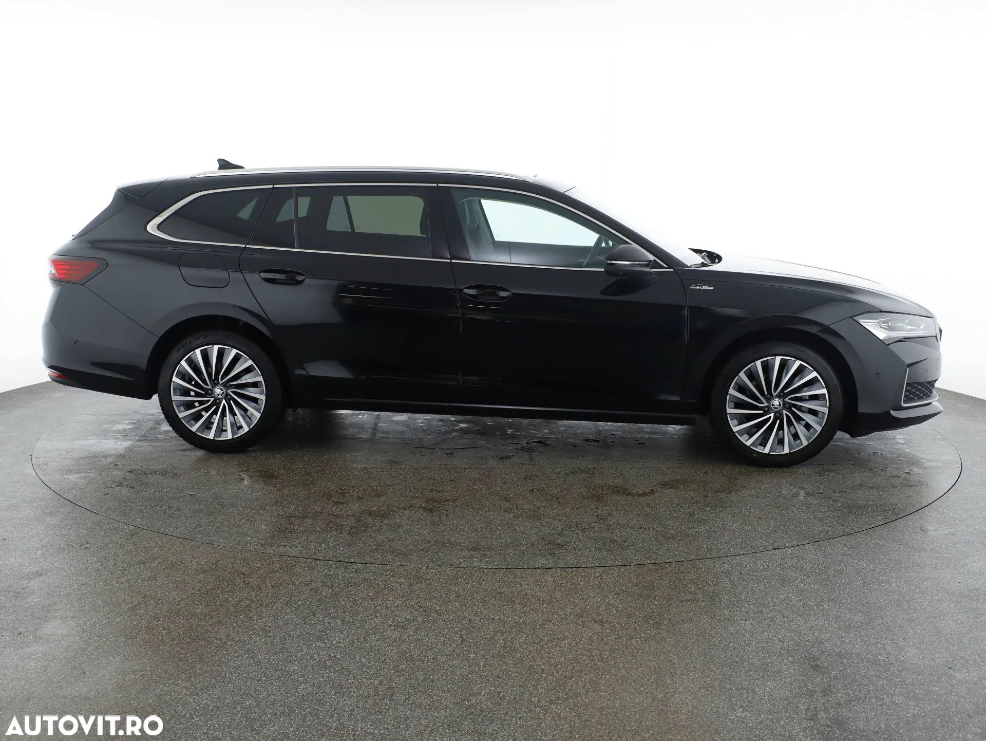 Skoda Superb 1.5 TSI 150 CP DSG MHEV Essence - 4