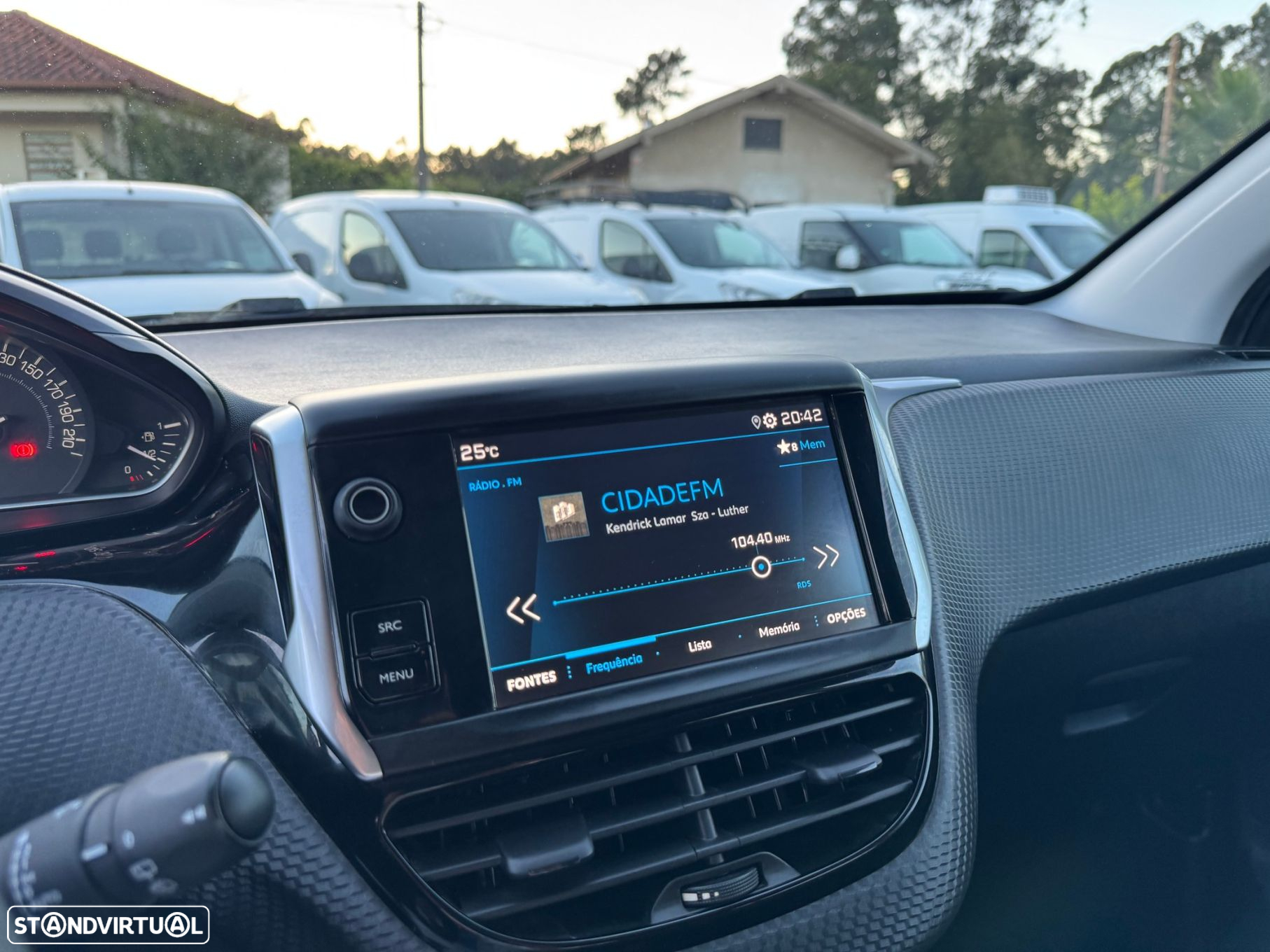 Peugeot 208 1.2 PureTech Style - 12