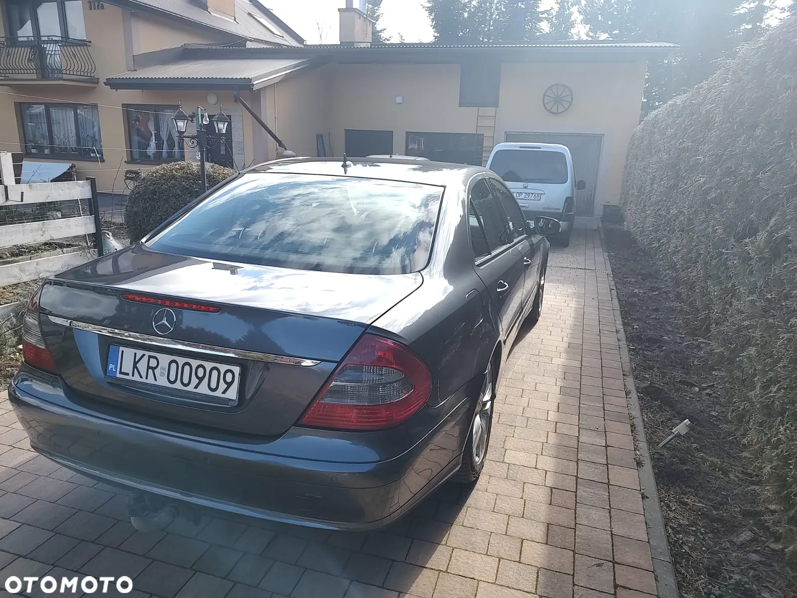 Mercedes-Benz Klasa E 220 CDI Automatik Elegance BusinessEDITION - 4