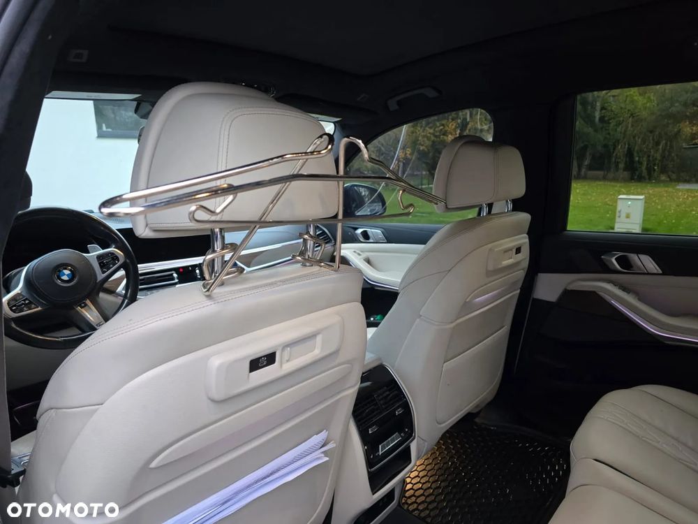 BMW X7 M50i sport - 7