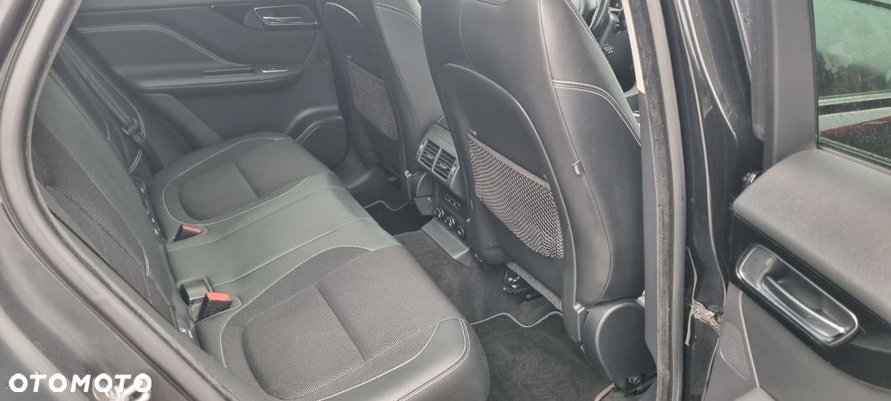 Jaguar F-Pace 2.0 i4D AWD R-Sport - 13