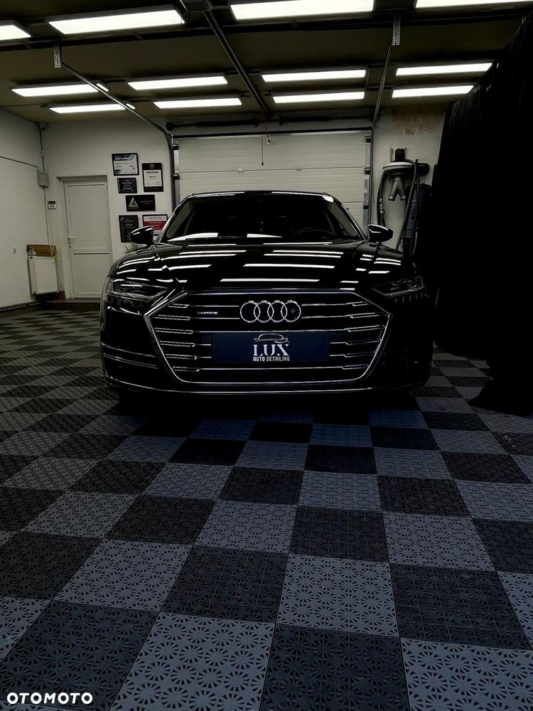 Audi A8 - 1
