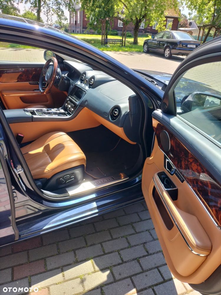 Jaguar XJ 3.0 T AWD LWB Portfolio - 2