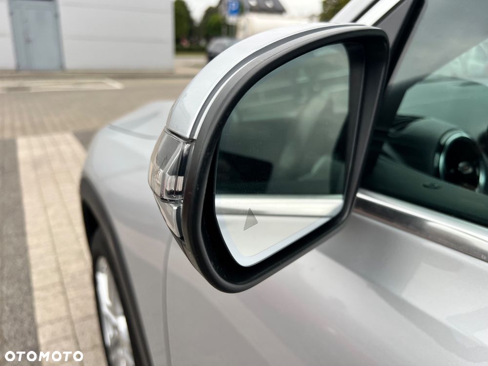 Mercedes-Benz GLB 250 4-Matic 8G-DCT - 23