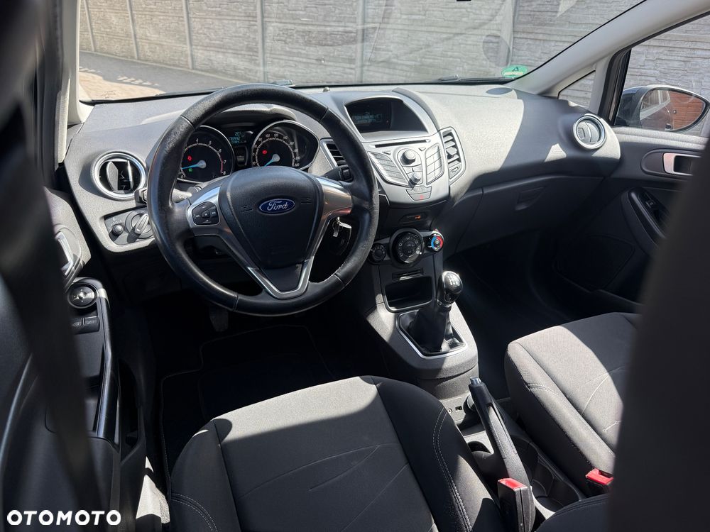Ford Fiesta - 24