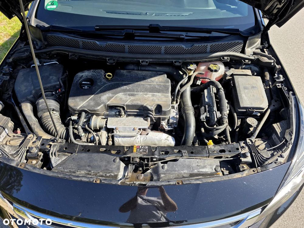 Opel Astra 1.4 Turbo Edition - 10
