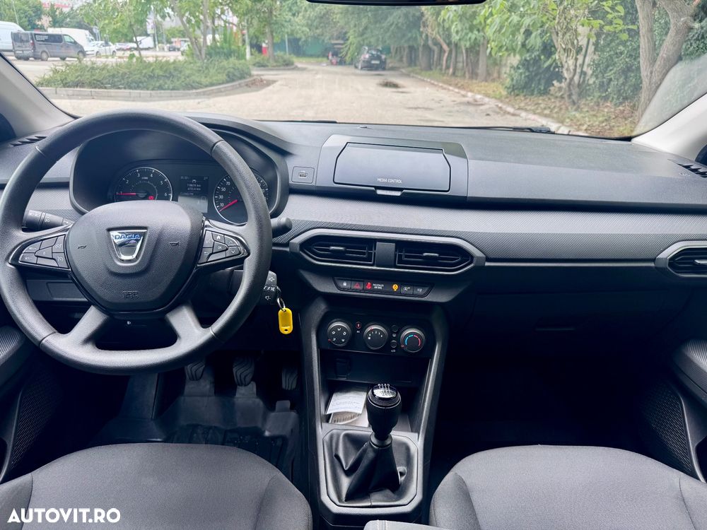 Dacia Logan TCe 90 Essential - 7