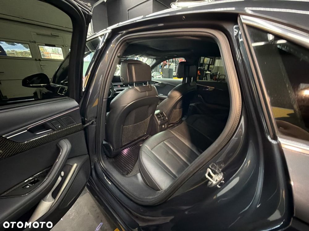 Audi A4 Limousine - 27