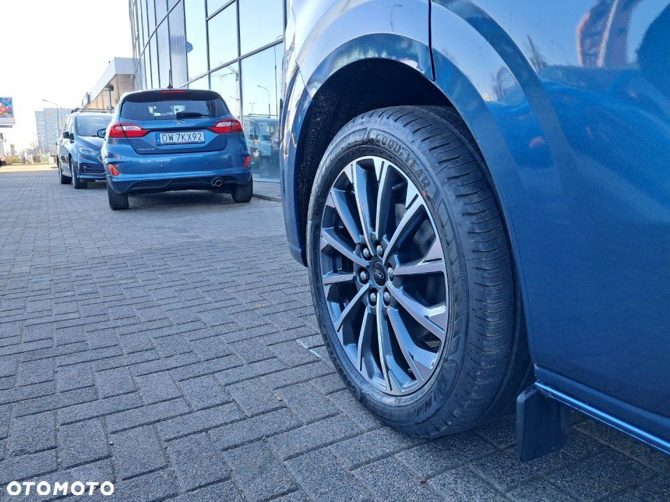 Ford Tourneo Custom - 9