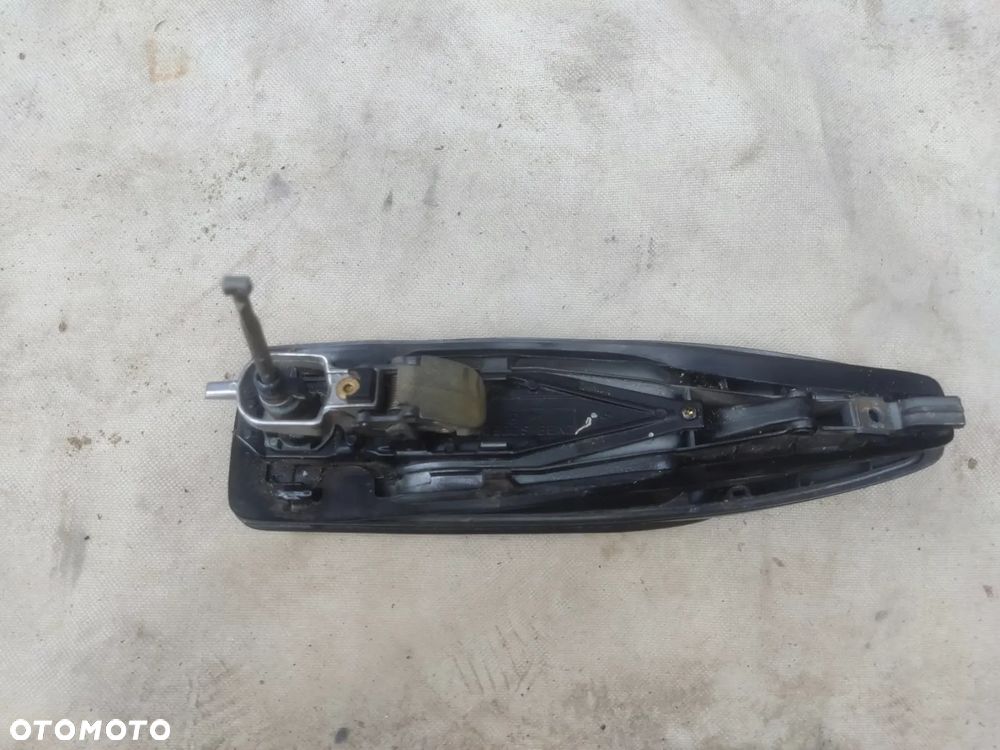 Klamka Mercedes W126 SEC Prawa z wkładką - 3