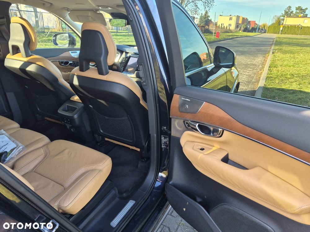 Volvo XC 90 D5 AWD Momentum - 4
