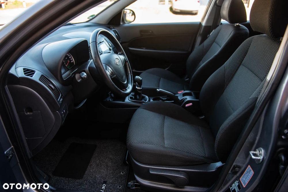 Hyundai i30 1.4 Blue Comfort - 16