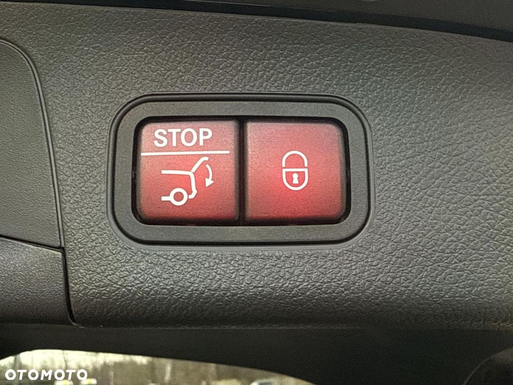 Mercedes-Benz GLA - 23