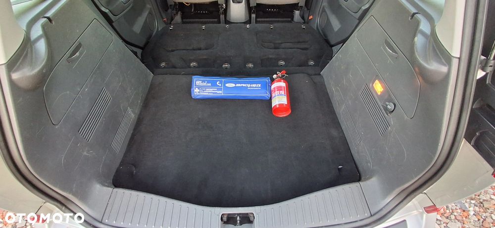 Ford C-MAX 1.6 TDCi DPF Ghia - 13