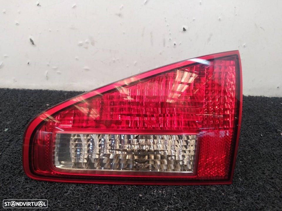 FAROLIM TRASEIRO DIREITO INTERIOR SUBARU TRIBECA B9 - 1