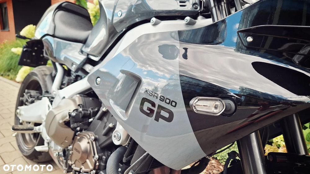 Yamaha XSR - 6