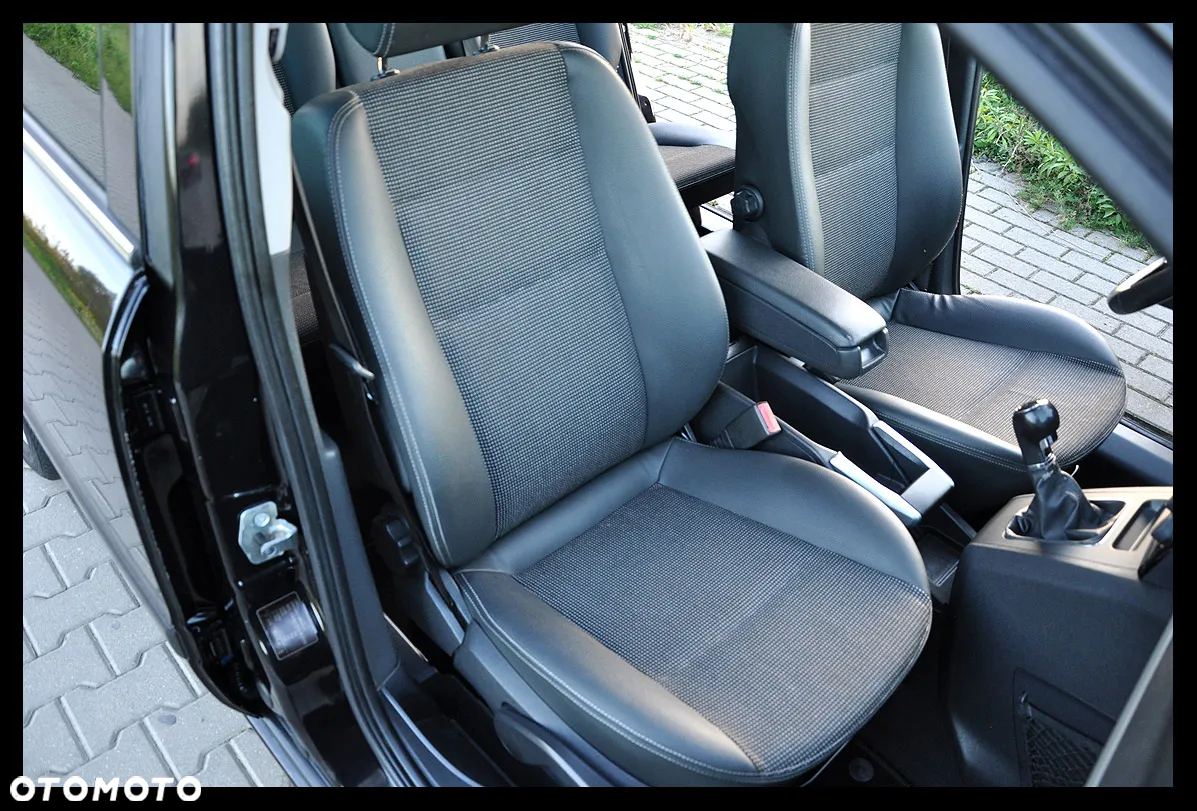 Opel Zafira 1.8 Cosmo - 24