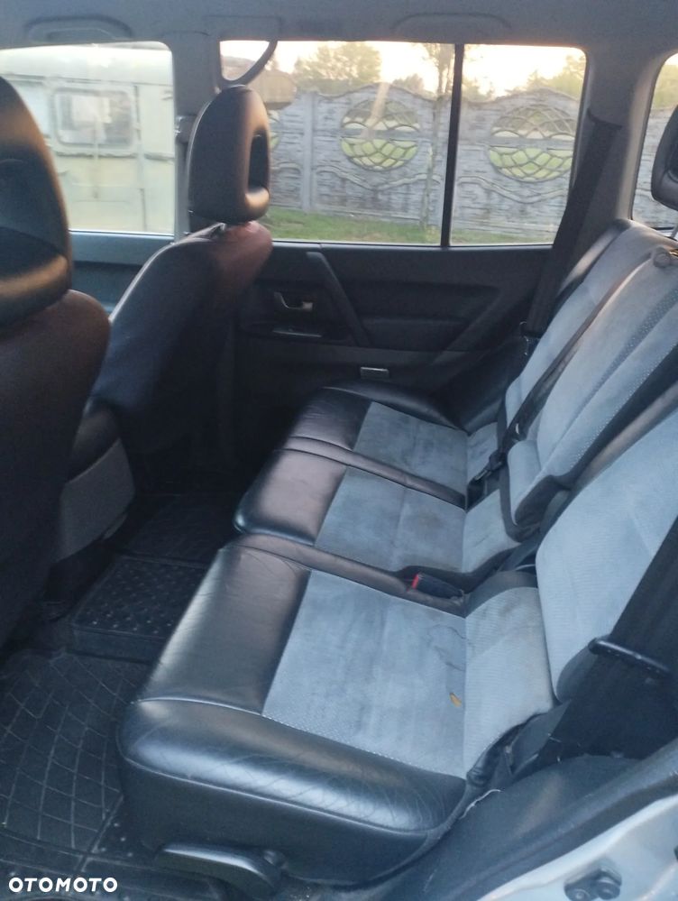 Mitsubishi Pajero 3.2 DID Instyle DAKAR - 13