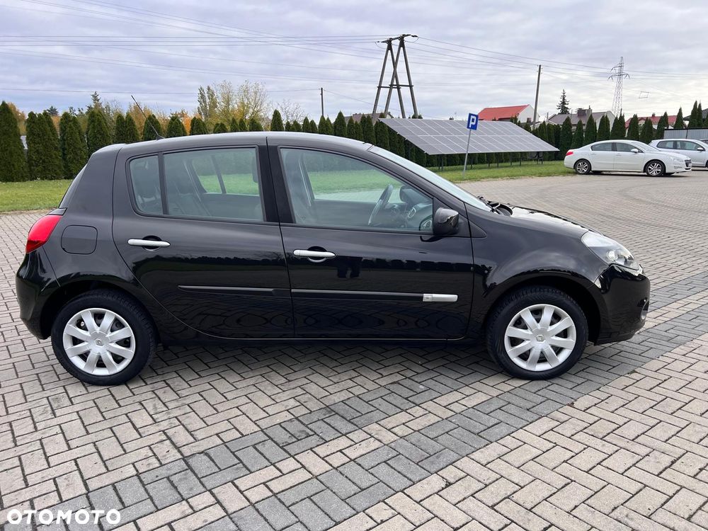 Renault Clio 1.2 16V 75 Expression - 9