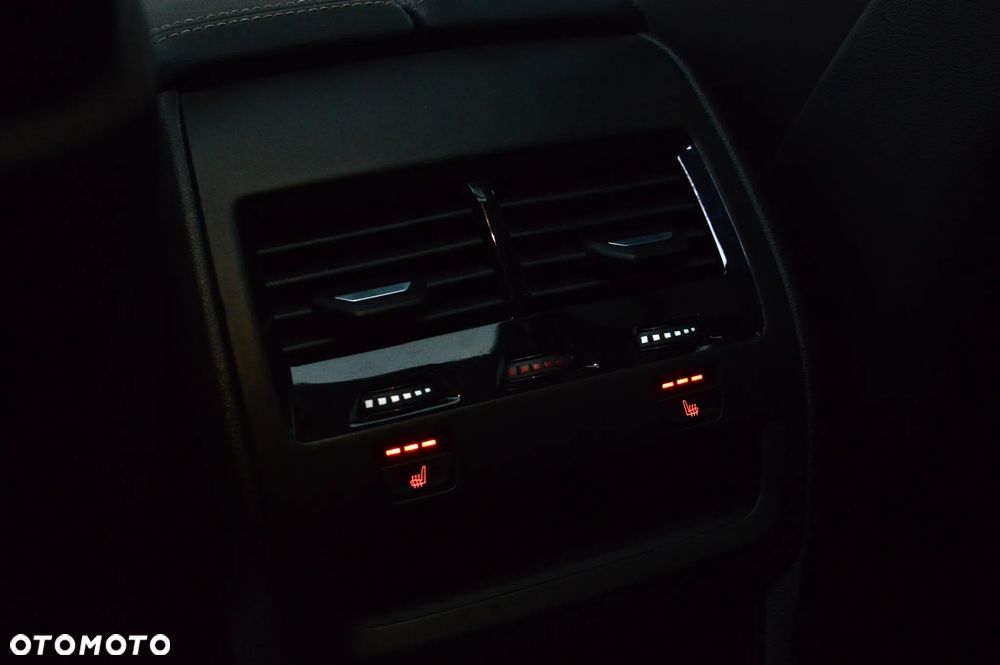 BMW X6 xDrive40d - 17