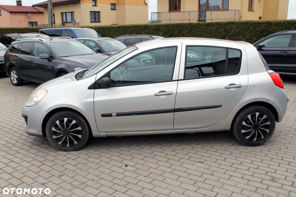 Renault Clio - 7