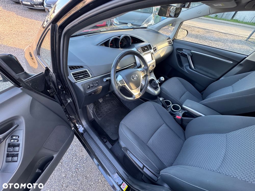 Toyota Verso 2.0 D-4D Prestige - 16