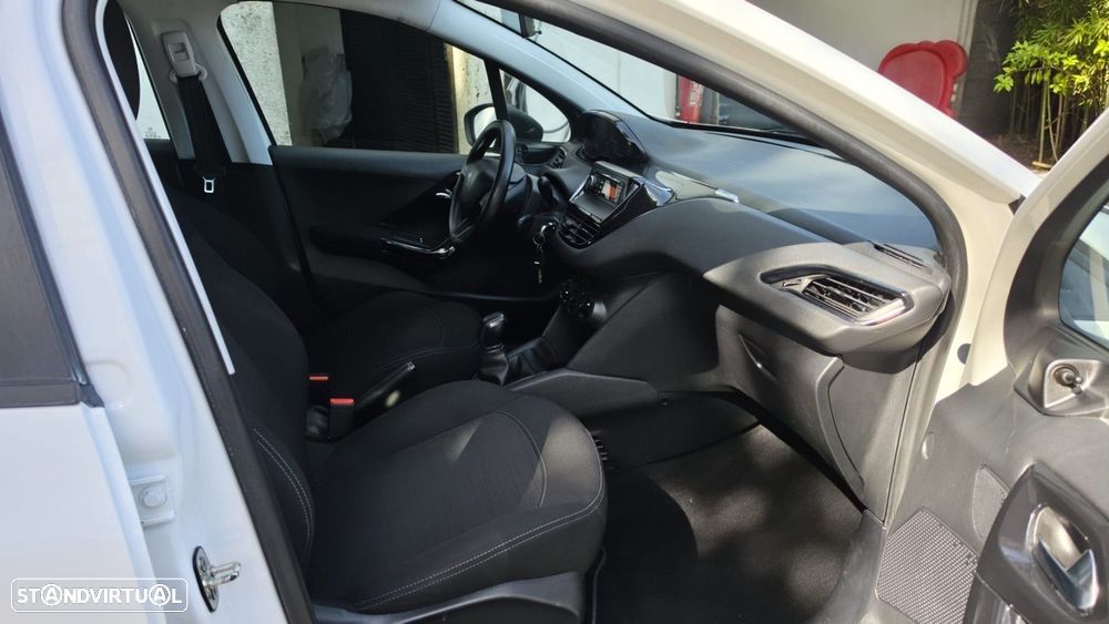 Peugeot 208 1.4 HDi - 10