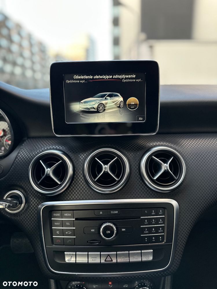 Mercedes-Benz Klasa A 180 7G-DCT SCORE - 28