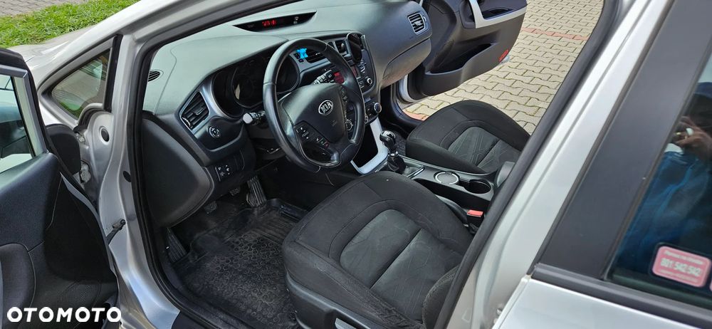 Kia Ceed - 12
