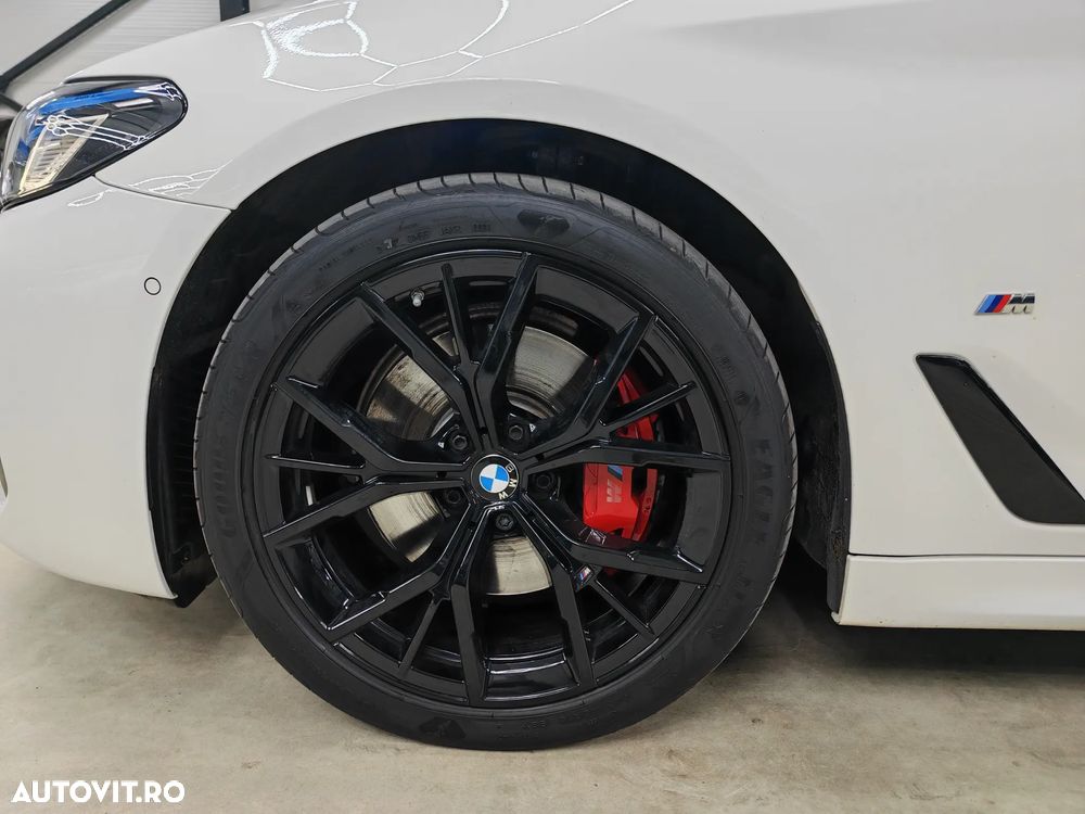 BMW Seria 5 530i AT MHEV - 40