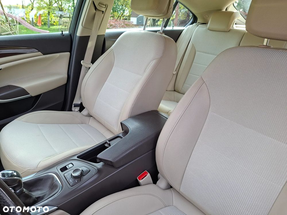 Opel Insignia - 19