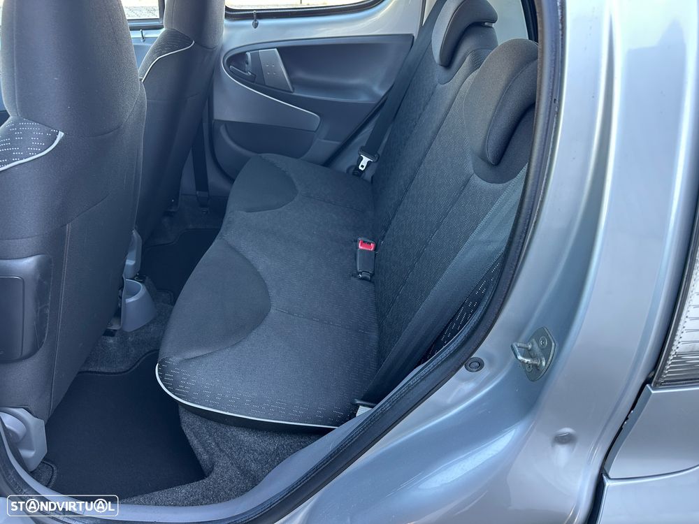 Peugeot 107 1.0 Urban 2 Tronic - 13