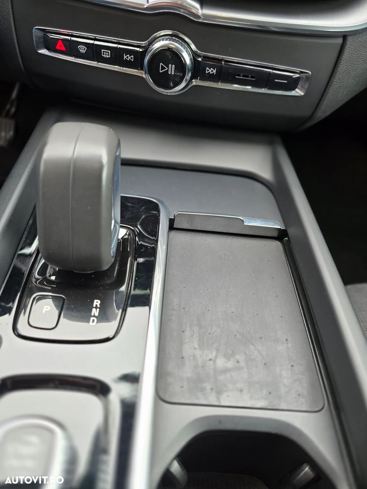 Volvo XC 60 B4 D AWD Core - 19