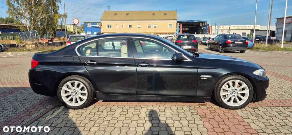 BMW Seria 5 530d xDrive - 4