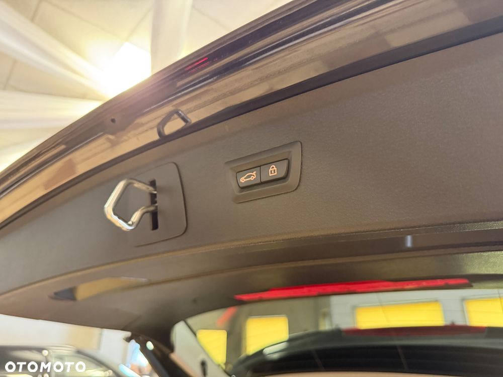 BMW Seria 2 220d xDrive Luxury Line sport - 8