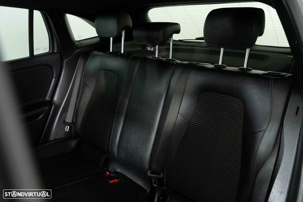 Mercedes-Benz GLA 250 e Progressive - 11