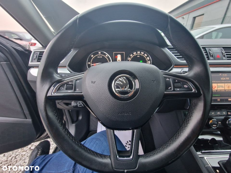 Skoda Superb 1.6 TDI Ambition DSG - 14