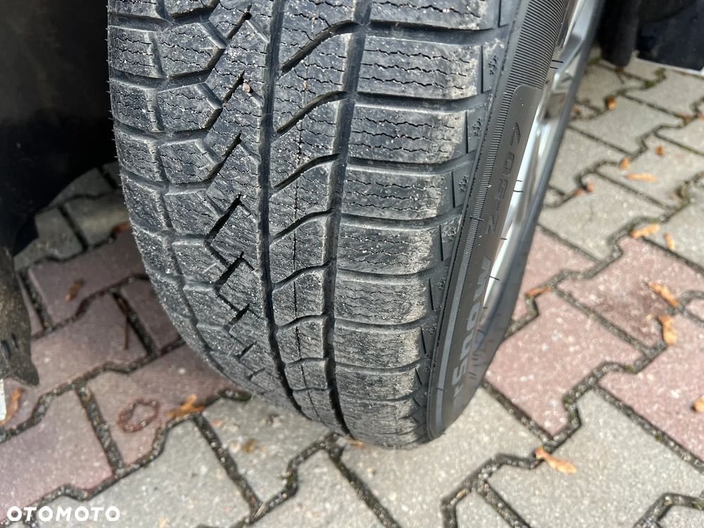 Ford Kuga 2.5P PHEV FWD ST-Line X - 29