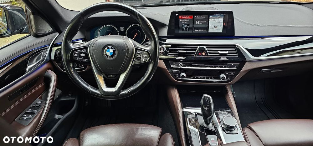 BMW Seria 5 520d Touring Luxury Line - 7