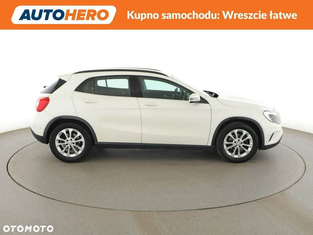 Mercedes-Benz GLA 200 Style - 10