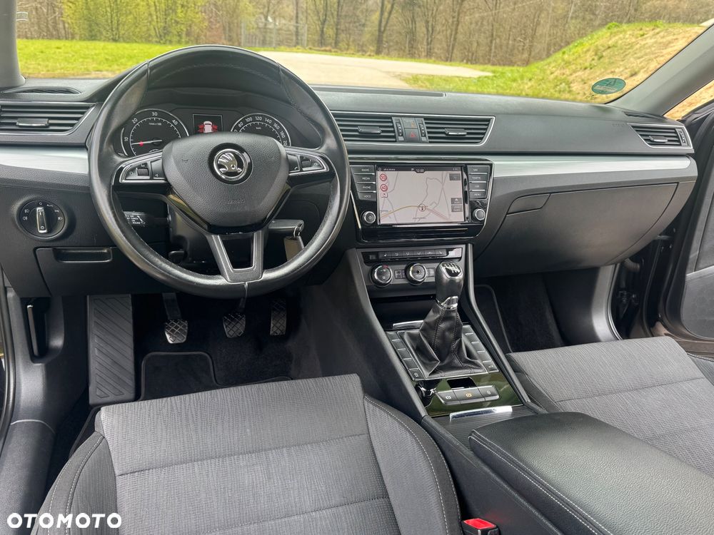 Skoda Superb 2.0 TDI Ambition - 34
