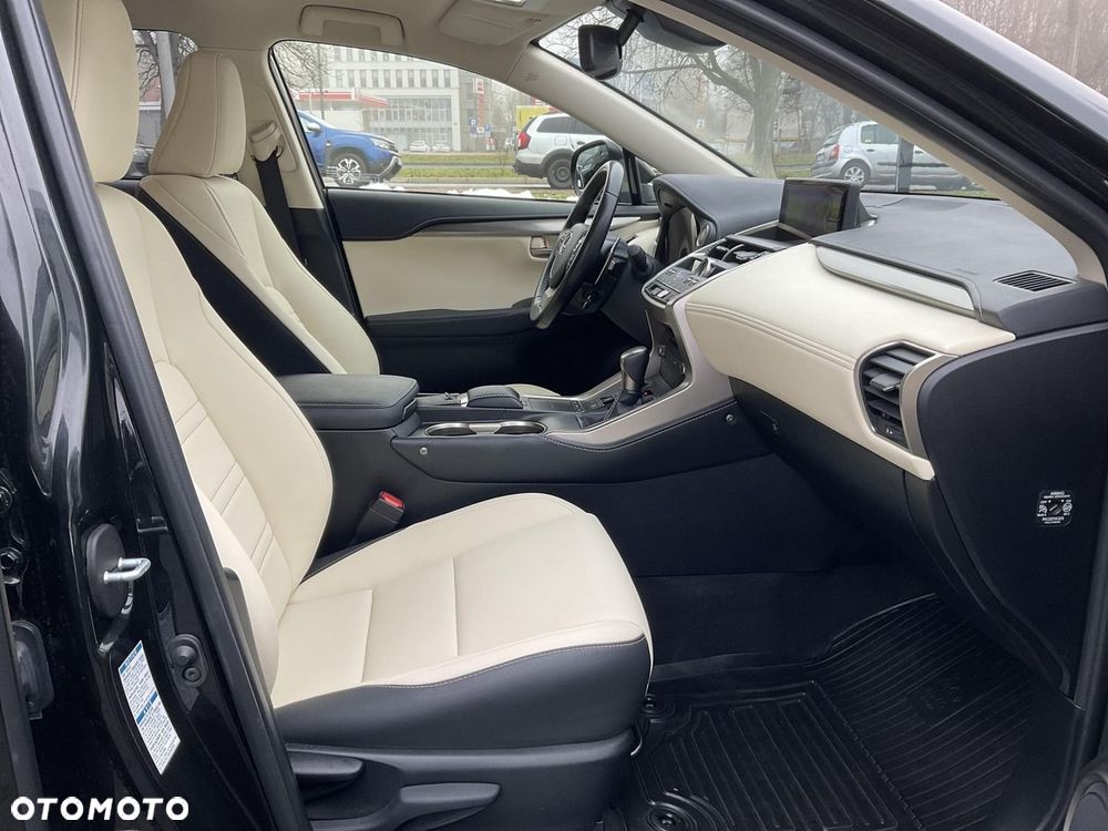 Lexus NX 300 F Impression AWD - 13