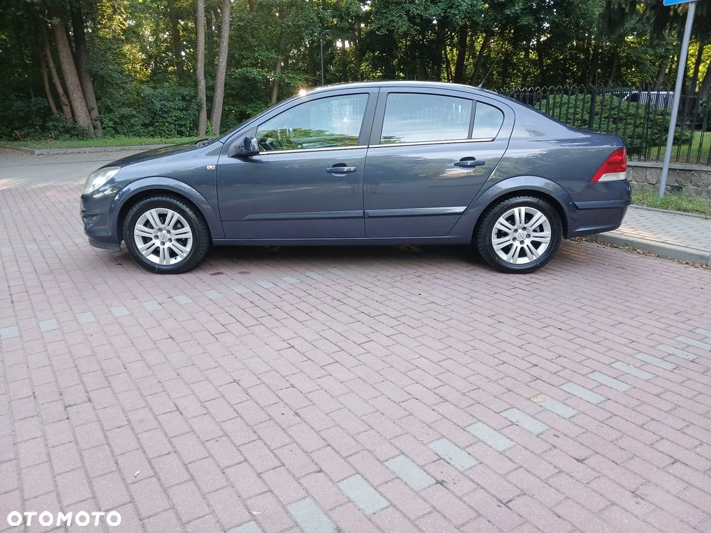 Opel Astra 1.6 Cosmo - 12