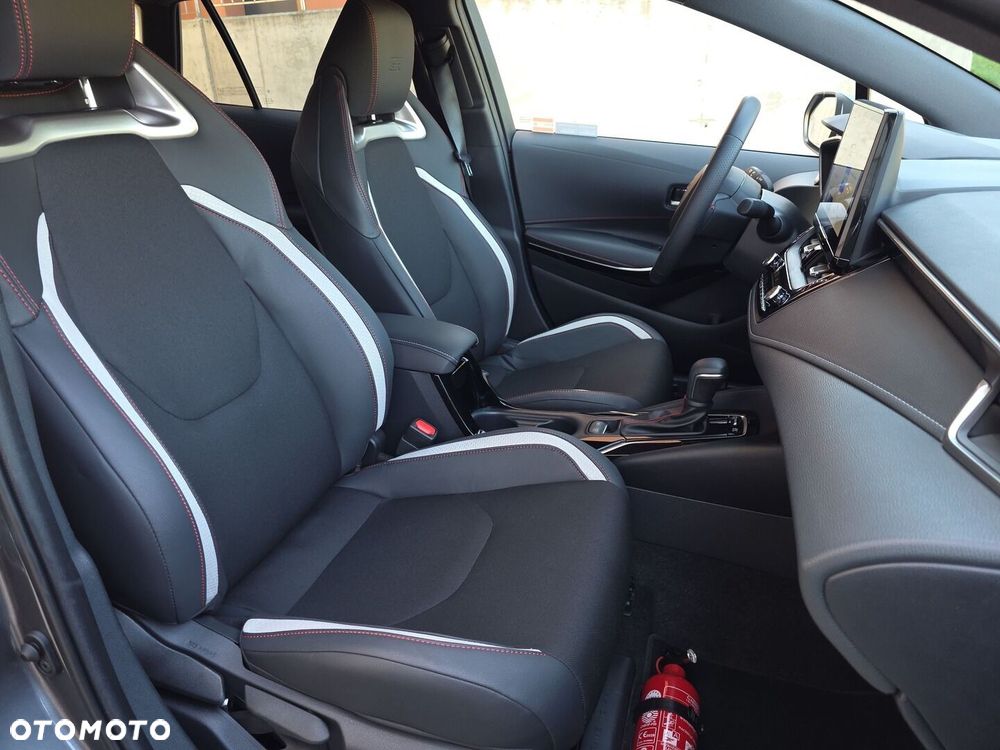 Toyota Corolla 1.8 Hybrid GR Sport Dynamic - 17