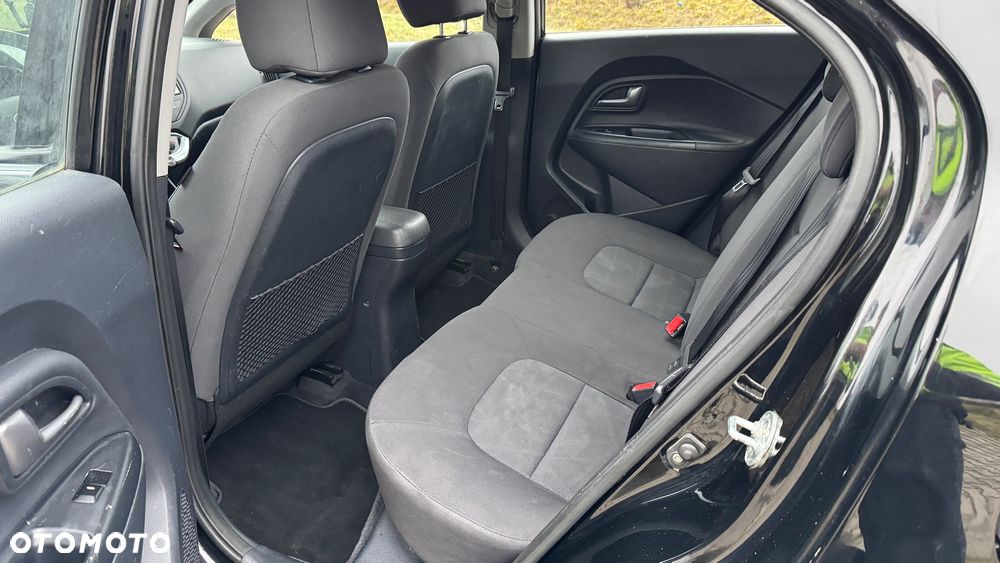 Kia Rio - 10