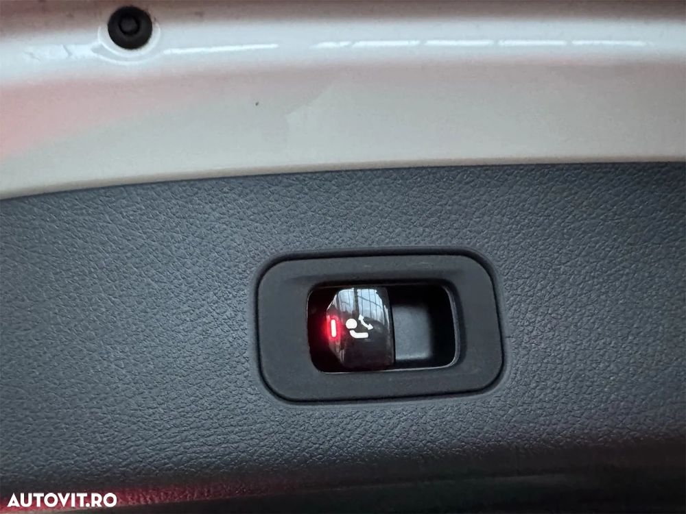 Mercedes-Benz GLC 200 4Matic 9G-TRONIC AMG Line Advanced - 10