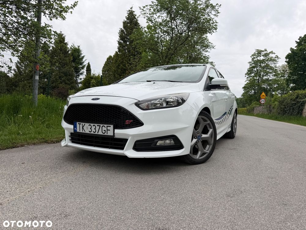 Ford Focus 2.0 EcoBoost ST mit Leder-Sport-Paket - 26
