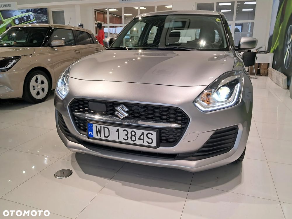 Suzuki Swift 1.2 Dualjet SHVS Premium CVT - 4