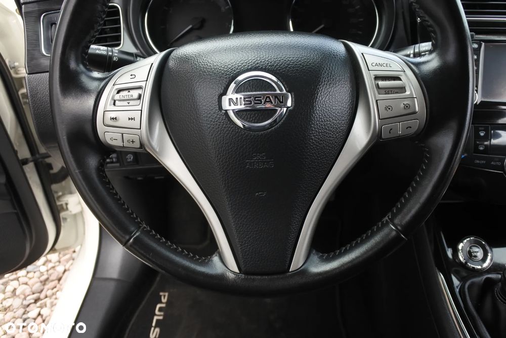 Nissan Pulsar 1.2 DIG-T Tekna EU6 - 19